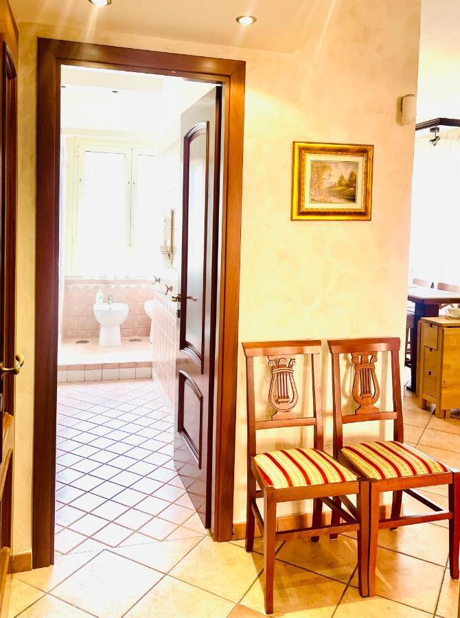 Charming House Rom